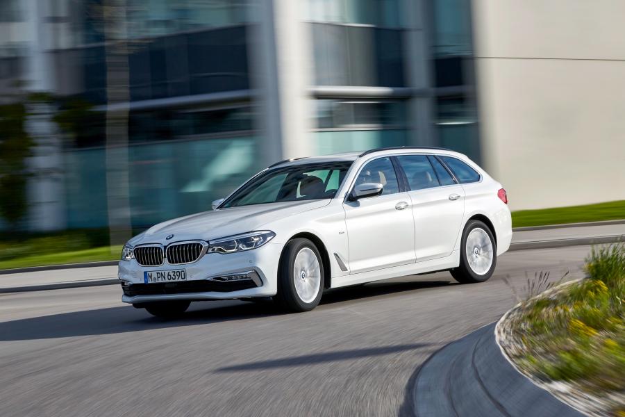  BMW 520d Touring Luxury Line 2017 года  (WW) (фото 6 из 40)